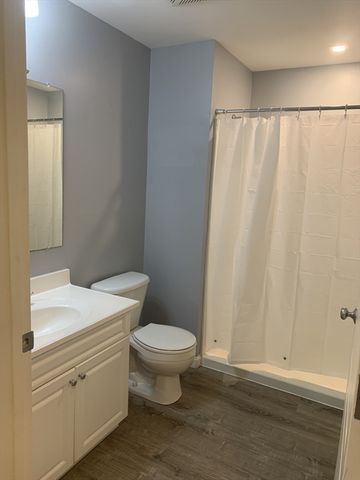 614 Pond St 1214, Braintree, MA 02184