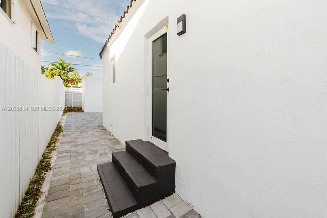 2101 SW 16th Ter, Miami, FL 33145
