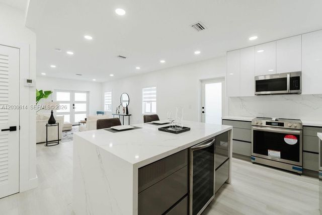 2101 SW 16th Ter, Miami, FL 33145