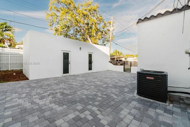 2101 SW 16th Ter, Miami, FL 33145