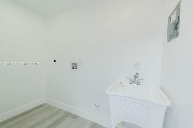 2101 SW 16th Ter, Miami, FL 33145