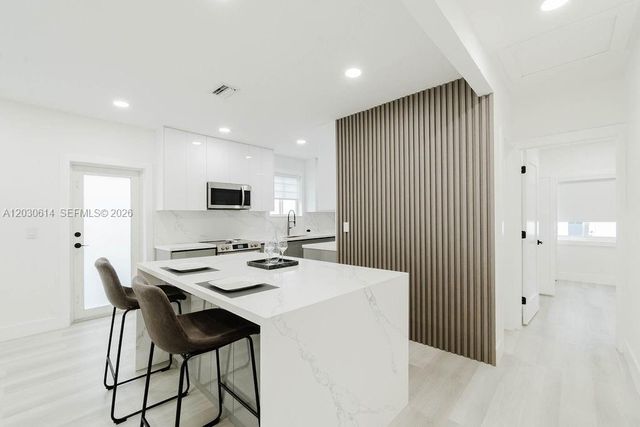 2101 SW 16th Ter, Miami, FL 33145