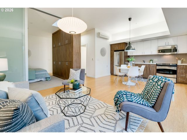 1455 N KILLINGSWORTH St 417, Portland, OR 97217