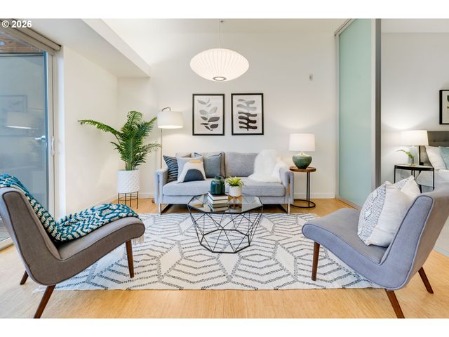 1455 N KILLINGSWORTH St 417, Portland, OR 97217