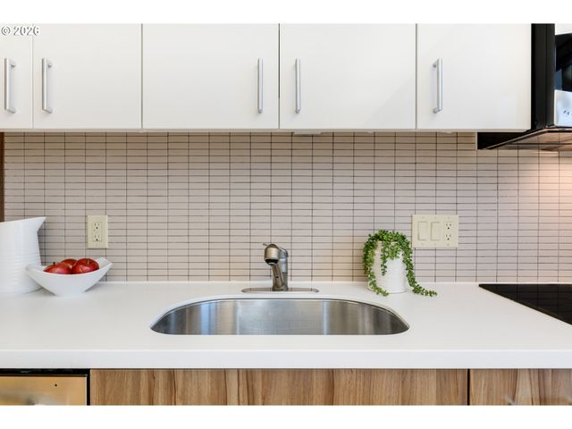 1455 N KILLINGSWORTH St 417, Portland, OR 97217