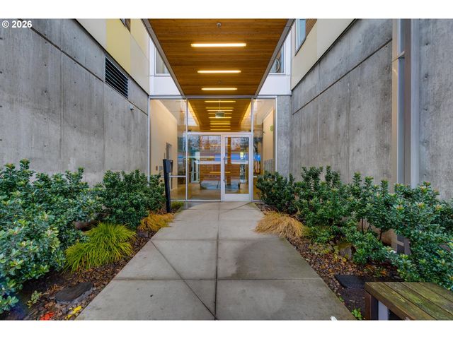 1455 N KILLINGSWORTH St 417, Portland, OR 97217