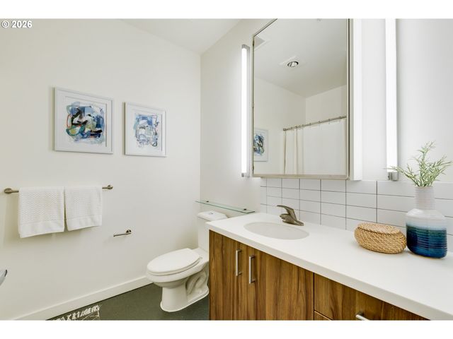 1455 N KILLINGSWORTH St 417, Portland, OR 97217