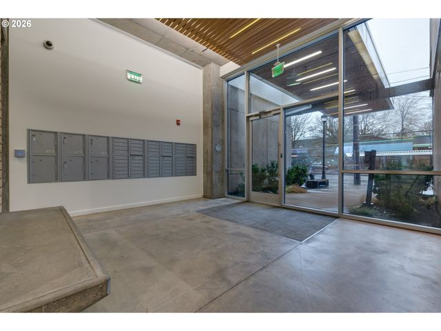 1455 N KILLINGSWORTH St 417, Portland, OR 97217