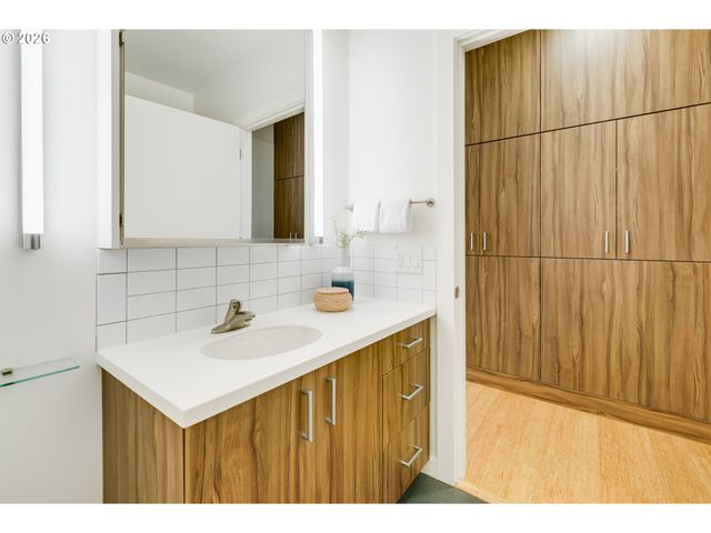 1455 N KILLINGSWORTH St 417, Portland, OR 97217