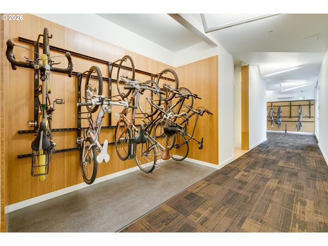 1455 N KILLINGSWORTH St 417, Portland, OR 97217