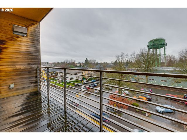 1455 N KILLINGSWORTH St 417, Portland, OR 97217