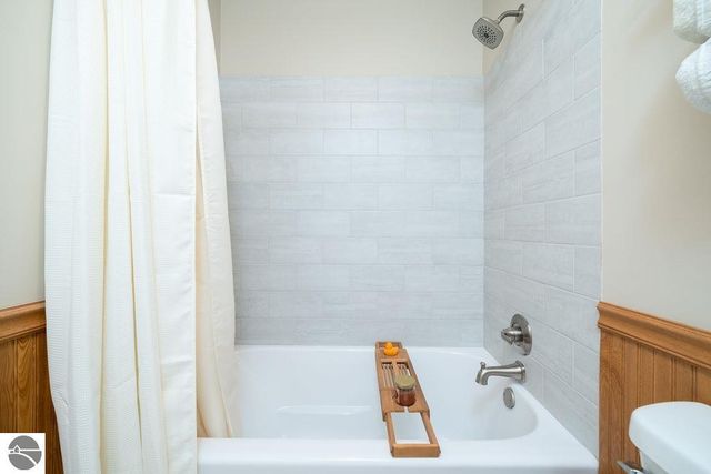 730 Centre Place # 18, Traverse City, MI 49684