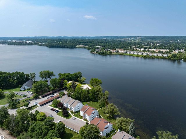 730 Centre Place # 18, Traverse City, MI 49684