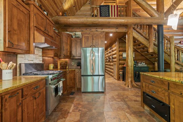 1635 Right Prong Blue Buck Road, Duck River, TN 38454