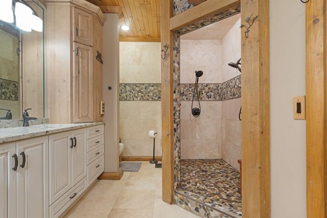 1635 Right Prong Blue Buck Road, Duck River, TN 38454