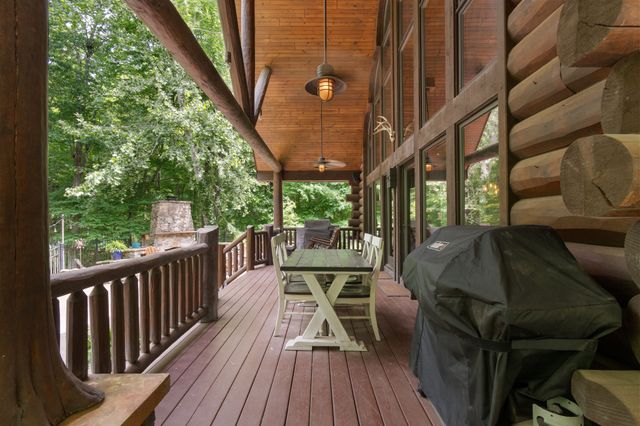 1635 Right Prong Blue Buck Road, Duck River, TN 38454