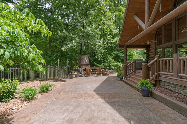 1635 Right Prong Blue Buck Road, Duck River, TN 38454
