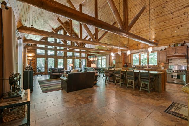 1635 Right Prong Blue Buck Road, Duck River, TN 38454