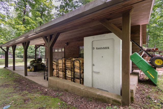 1635 Right Prong Blue Buck Road, Duck River, TN 38454