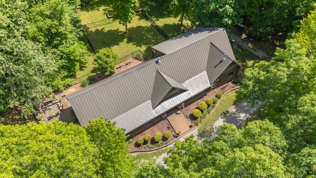 1635 Right Prong Blue Buck Road, Duck River, TN 38454
