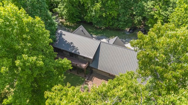 1635 Right Prong Blue Buck Road, Duck River, TN 38454