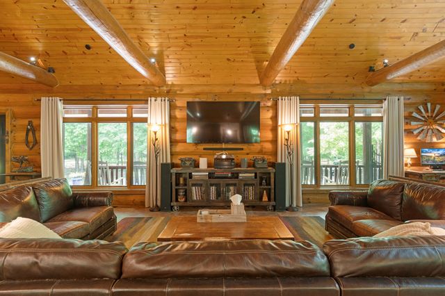 1635 Right Prong Blue Buck Road, Duck River, TN 38454