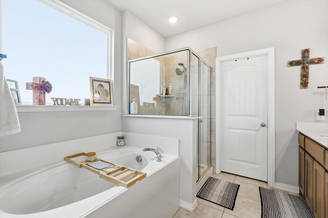 104 Oak Grove Drive, Rhome, TX 76078