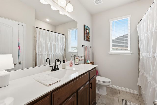 104 Oak Grove Drive, Rhome, TX 76078