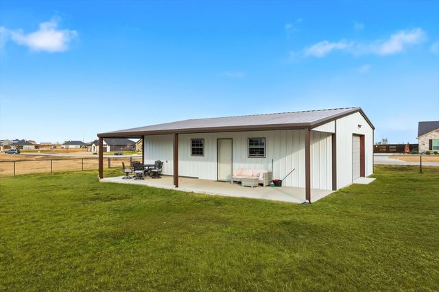 104 Oak Grove Drive, Rhome, TX 76078