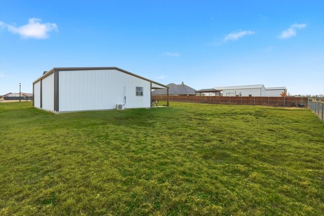 104 Oak Grove Drive, Rhome, TX 76078