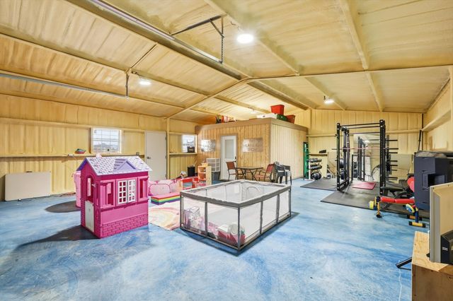 104 Oak Grove Drive, Rhome, TX 76078