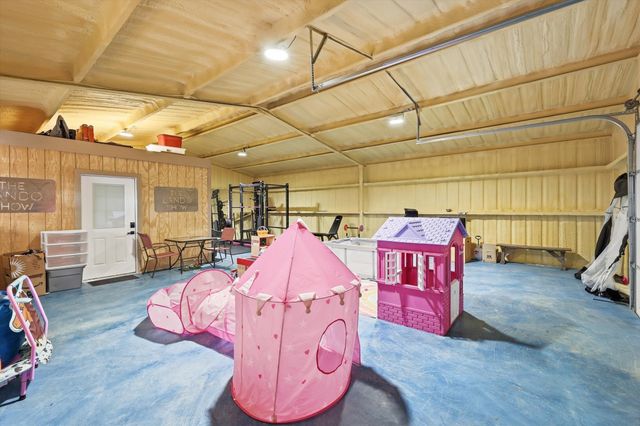 104 Oak Grove Drive, Rhome, TX 76078