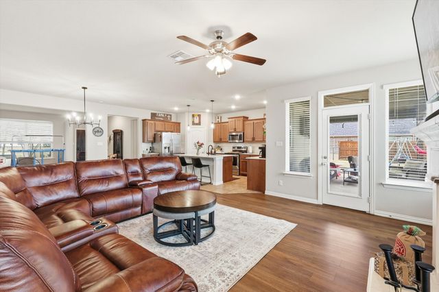 104 Oak Grove Drive, Rhome, TX 76078