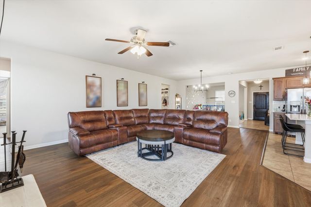 104 Oak Grove Drive, Rhome, TX 76078