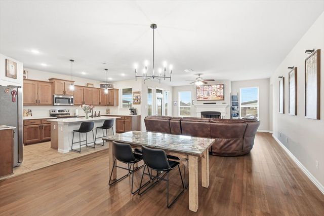 104 Oak Grove Drive, Rhome, TX 76078