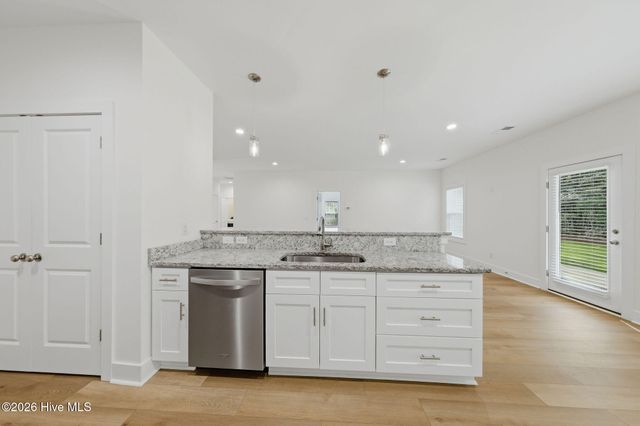 548 Briarwood Drive NW, Calabash, NC 28467
