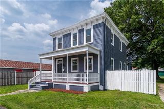 207 E Virginia Ave, Crewe, VA 23930