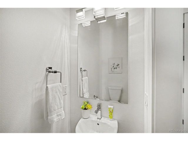 3027 Meade St, Denver, CO 80211