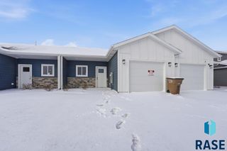 6213 S Hunt Pl Place, Sioux Falls, SD 57106