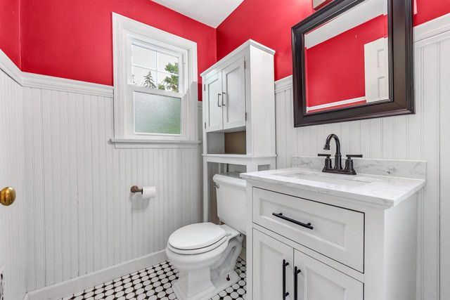 115 E MISSION ROAD, Green Bay, WI 54301