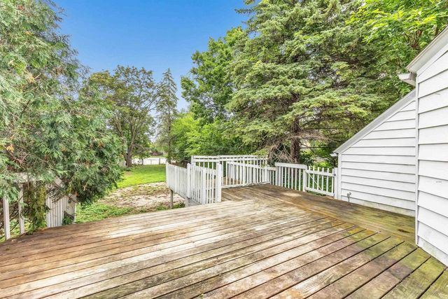 115 E MISSION ROAD, Green Bay, WI 54301