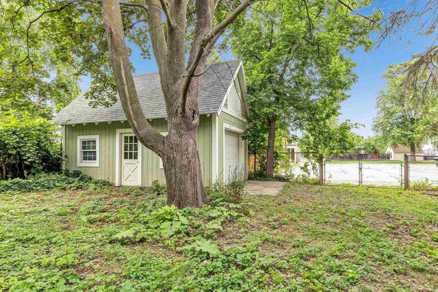115 E MISSION ROAD, Green Bay, WI 54301