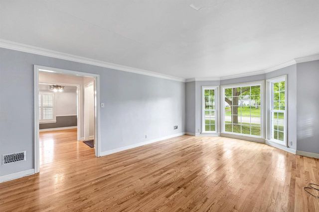 115 E MISSION ROAD, Green Bay, WI 54301