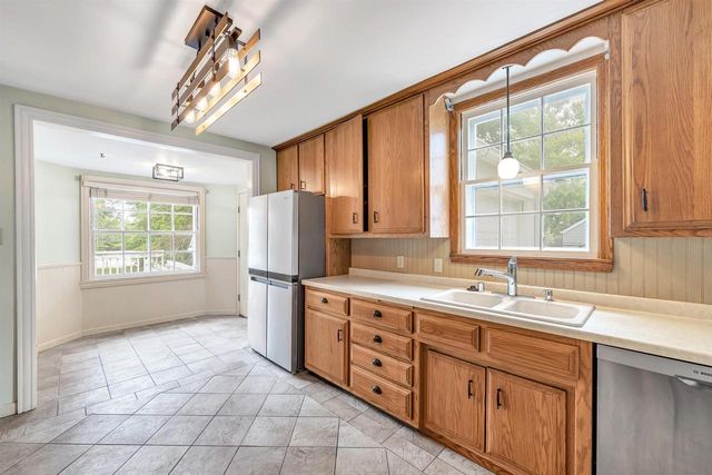 115 E MISSION ROAD, Green Bay, WI 54301
