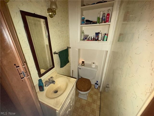 1013 Bradshaw Avenue, East Liverpool, OH 43920