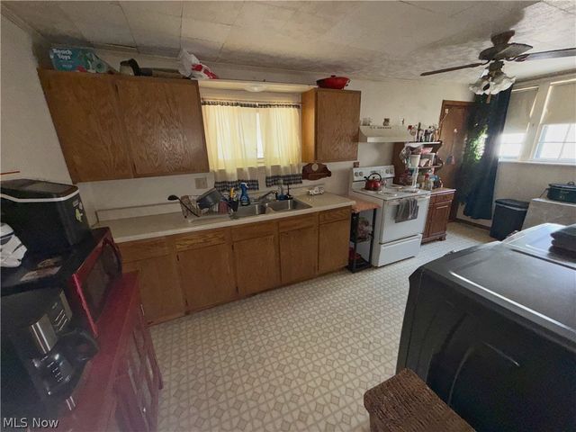 1013 Bradshaw Avenue, East Liverpool, OH 43920