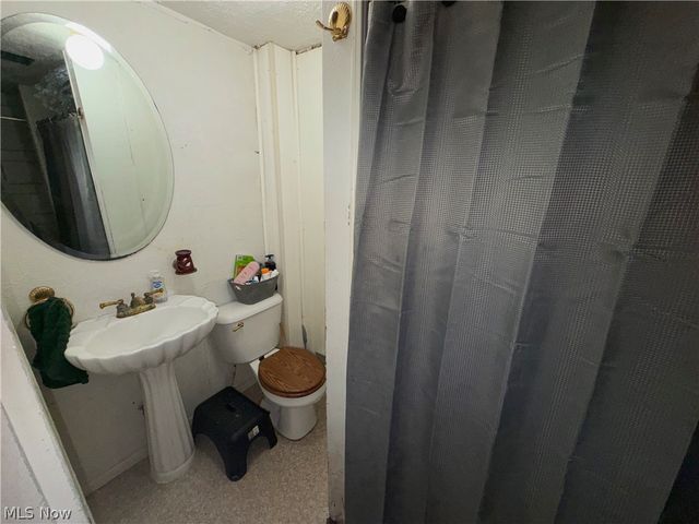 1013 Bradshaw Avenue, East Liverpool, OH 43920