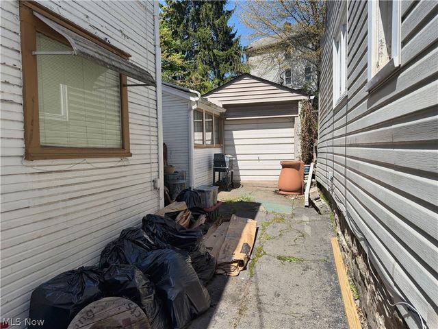 1013 Bradshaw Avenue, East Liverpool, OH 43920
