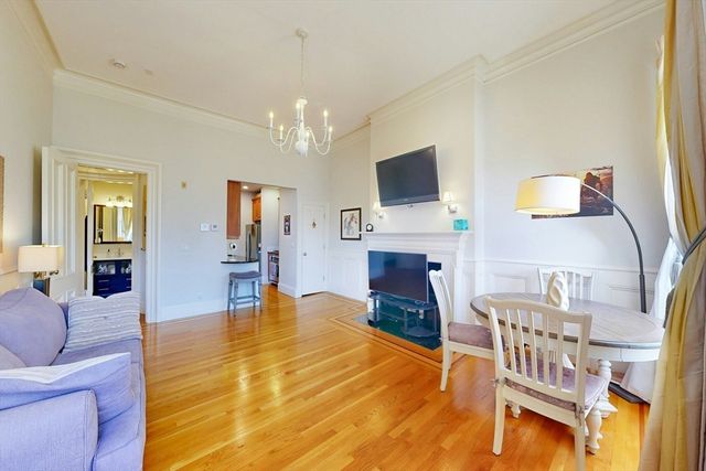 322 Beacon Street 7, Boston, MA 02116