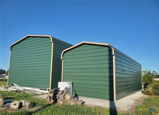 306 N 13th Street, Seadrift, TX 77983